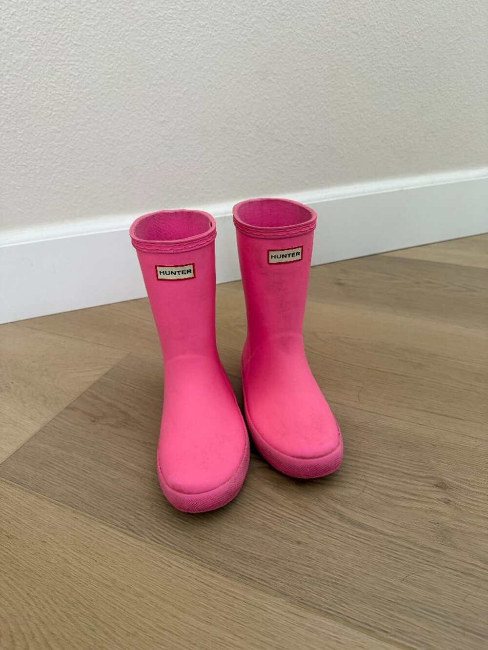 Hunter Kids Rain Boots // Bright Pink // Size 1 // play